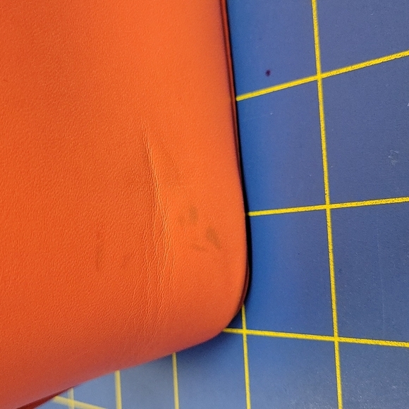 Vera Bradley HOT CORAL RED PURSE🥰 - Picture 5 of 14